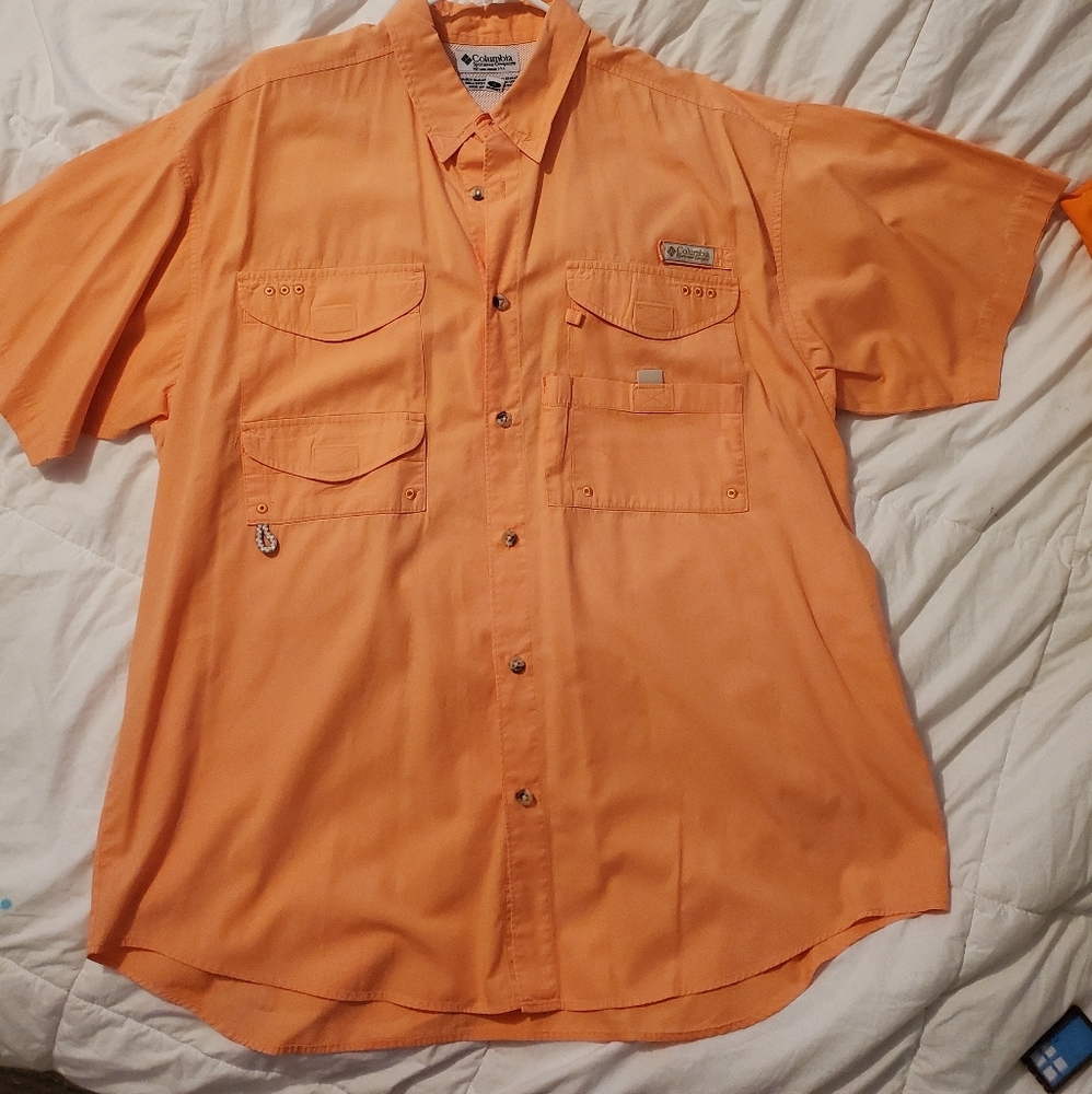 Mens Large Columbia Bahama PFG button up shirt.